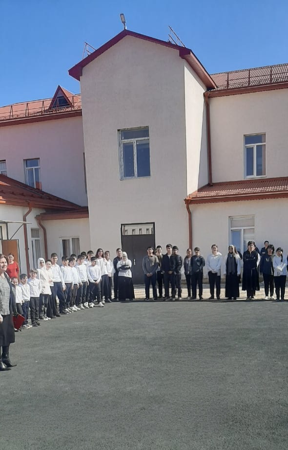 Учебная тренировка по эвакуации при землятресении в МБОУ «СОШ № 1» имени В.Громаковского